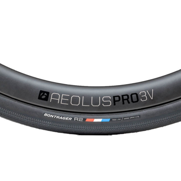 Cubierta BONTRAGER R2 Hard-Case Lite 700x25c 