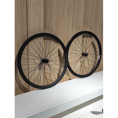 Roues OEM BMC CRD321 en carbone 