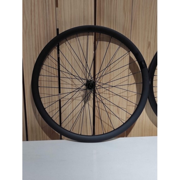 Roues OEM BMC CRD321 en carbone 