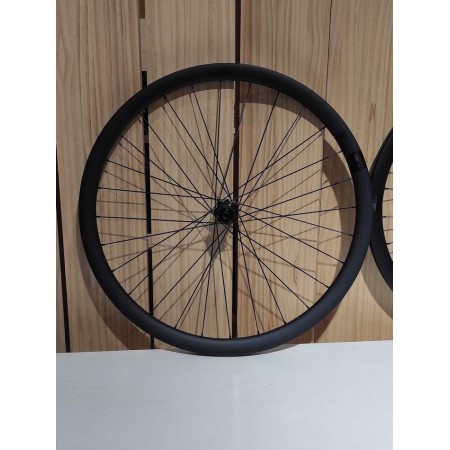 Roues OEM BMC CRD321 en carbone 