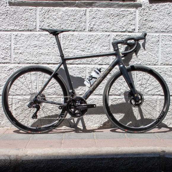 Vélo FESTKA Scalatore Core Dura-Ace Di2 Enve Foundation 45 LE NOIR M