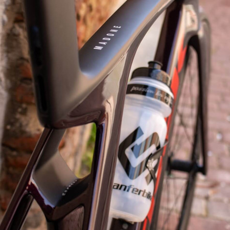 Vélo TREK Madone SL 6 Gen 7 2024 édition limitée NOIR ROUGE 47