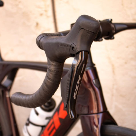Bicicletta TREK Madone SL 6 Gen 7 2024 in edizione limitata NERO ROSSO 52