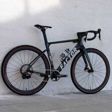 Bicicleta FACTOR Ostro...