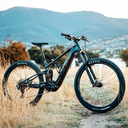 Bicicleta elétrica GIANT Stance E+ 2 500 PRETO L