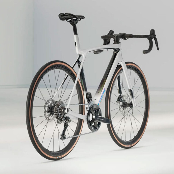 Bicicleta TREK Madone SL 6 Gen 8 2025 BRANCO M