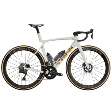 TREK Madone SLR 9 Gen 8...