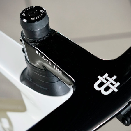 Bicicleta FACTOR Ostro VAM 2.0 Ultegra DI2 Prisma BLANCO 54