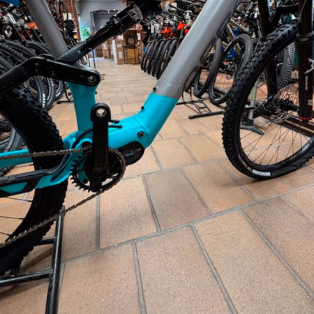 Bicicletta elettrica ORBEA Rise H30 con difetto visivo GRIS XL