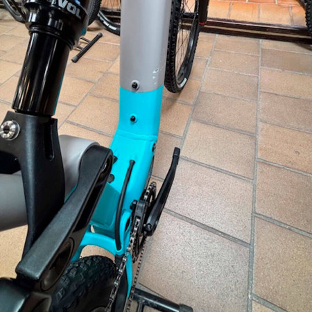 Bicicleta elétrica ORBEA Rise H30 com defeito visual CINZA XL
