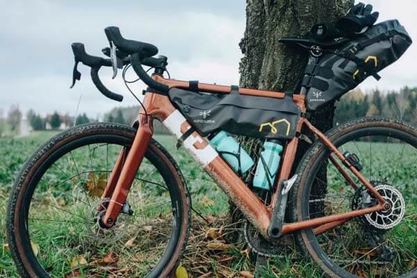 Bikepacking vs cicloturismo de alforjas, ¿qué elegir para un viaje en  bicicleta?
