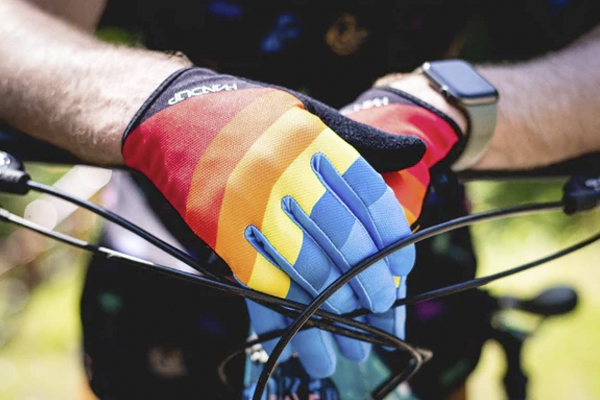 8 modelos de guantes para ciclismo de carretera y MTB: calidez y comodidad  para proteger tus